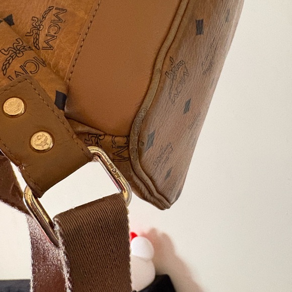 This is a LARGE MCM Bookbag, very very little signs of wear, almost brand new! - Picture 8 of 8